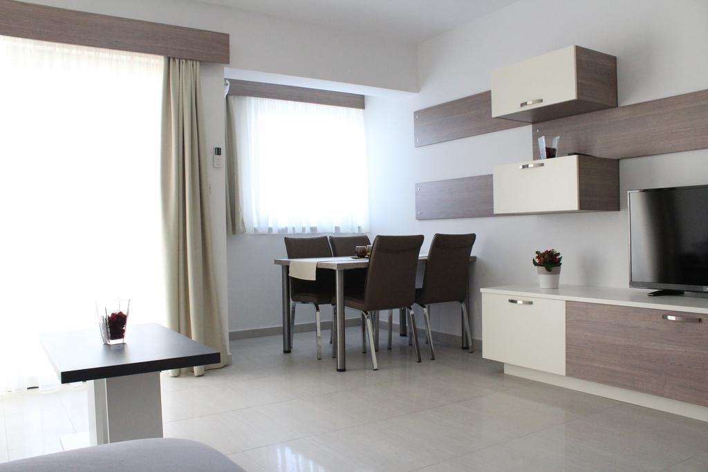 Laurus I Apartment Kozino